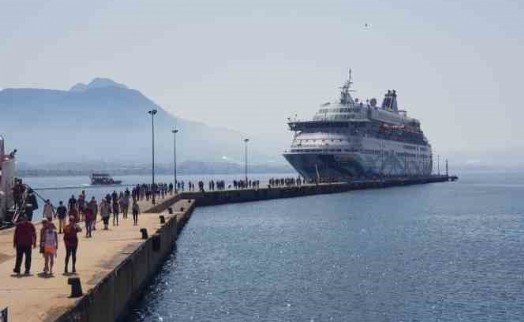 Yıllar sonra ilk İsrail turist gemisi Türkiye’ye geldi