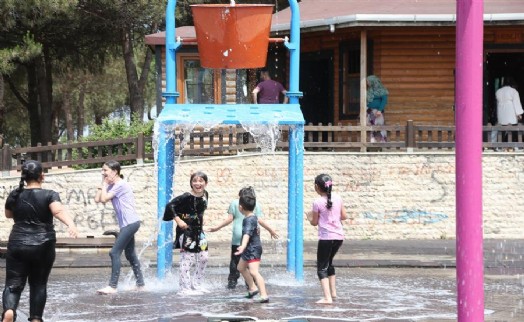 Çocuklardan Gaziosmanpaşa Belediyesi Su Parkı’na yoğun ilgi