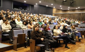 Sarıyer Belediyesi’nden öğretmenlere yaratıcı okuma-yazma eğitimi