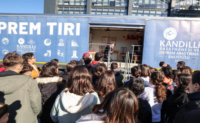 Deprem simülasyon tırının son durağı Ümraniye oldu