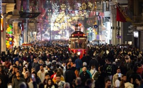 İstanbul’da iğne atsan yere düşmez! 131 ülkeden daha kalabalık