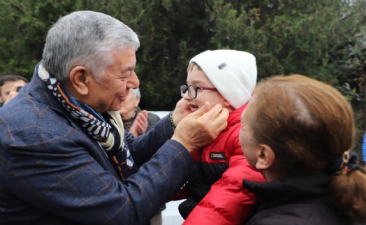 Başkan Şükrü Genç’e miniklerden sevgi seli