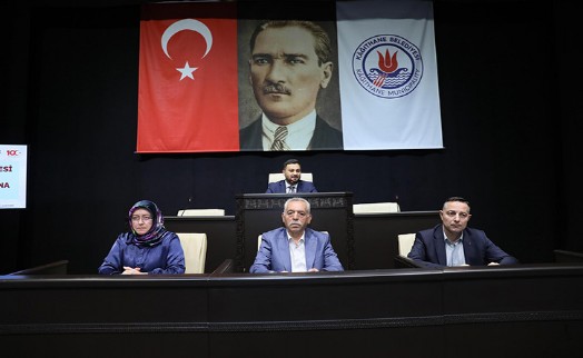 Meclisin açılış toplantısında konuşan Başkan Öztekin’den ‘yeni dönem’ mesajı! ‘Vatandaşıyla bir ve beraber olan...’